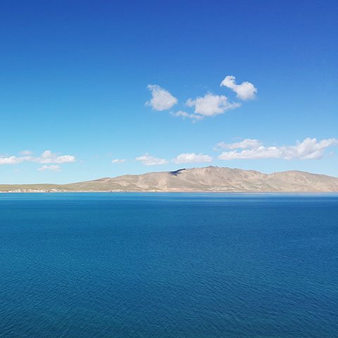 Cuo Na Lake